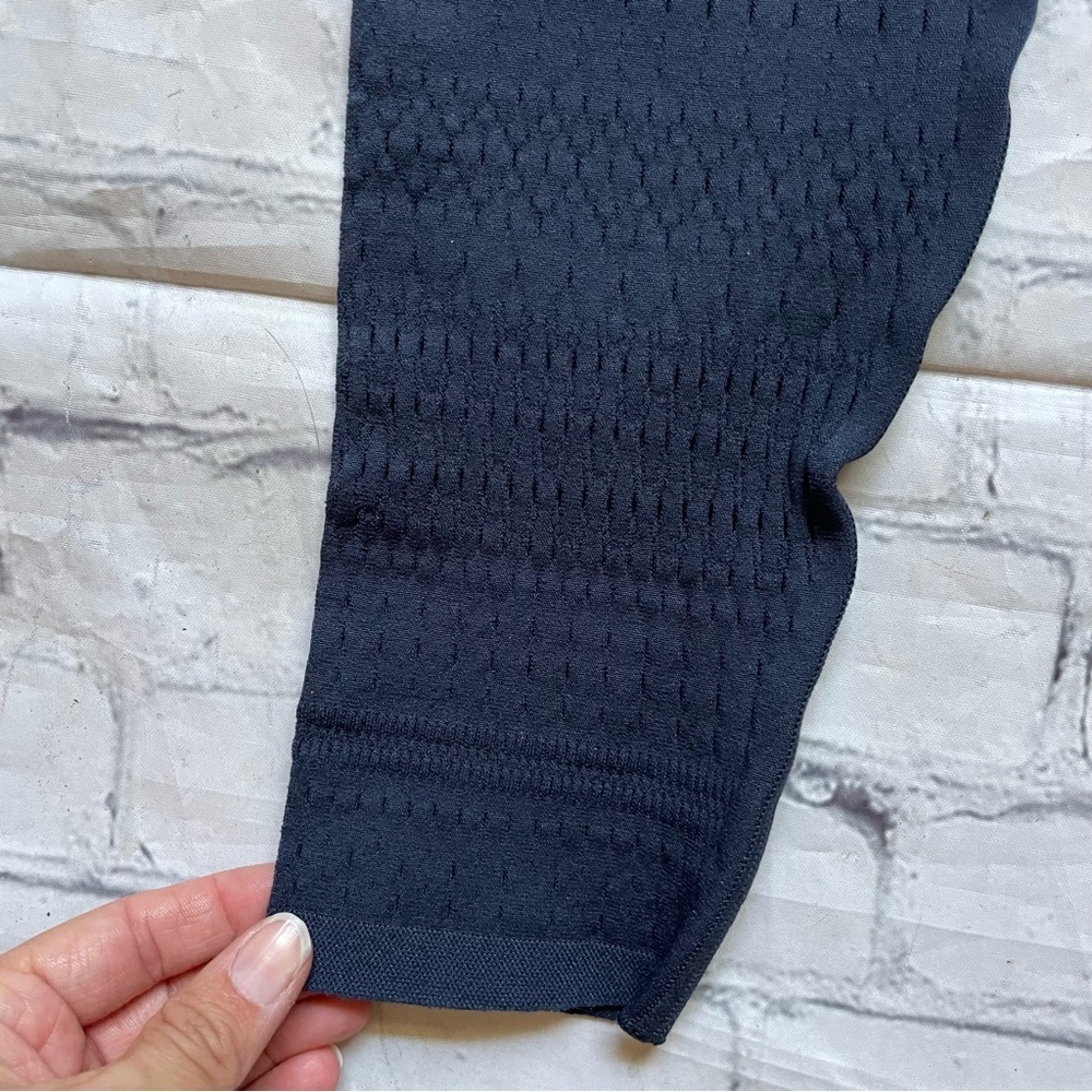 Fabletics Dark Blue Sculptknit 7/8 Legggings - Picture 4 of 5